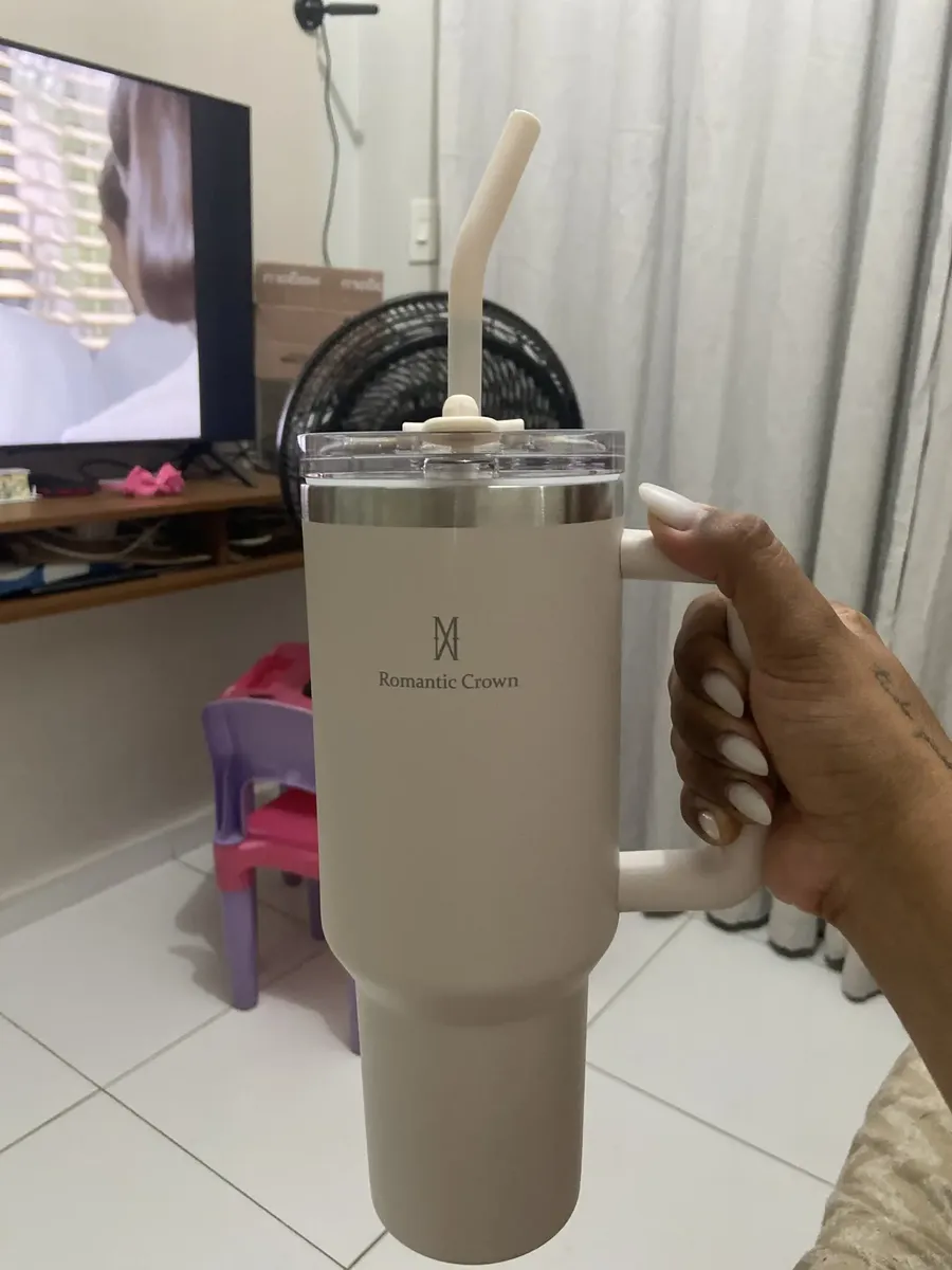 Copo com canudo